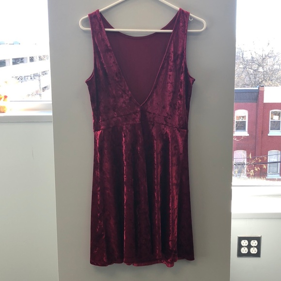 H&M Deep Red Velour Dress. Fits like a six - Picture 8 of 8